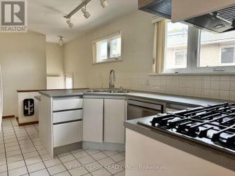 64 GROVE PARK CRESCENT Toronto (Don Valley Village) Ontario photo 6