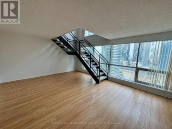 2409 - 10 YONGE STREET Toronto (Waterfront Communities) Ontario photo 3