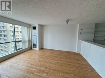 2409 - 10 YONGE STREET Toronto (Waterfront Communities) Ontario photo 4