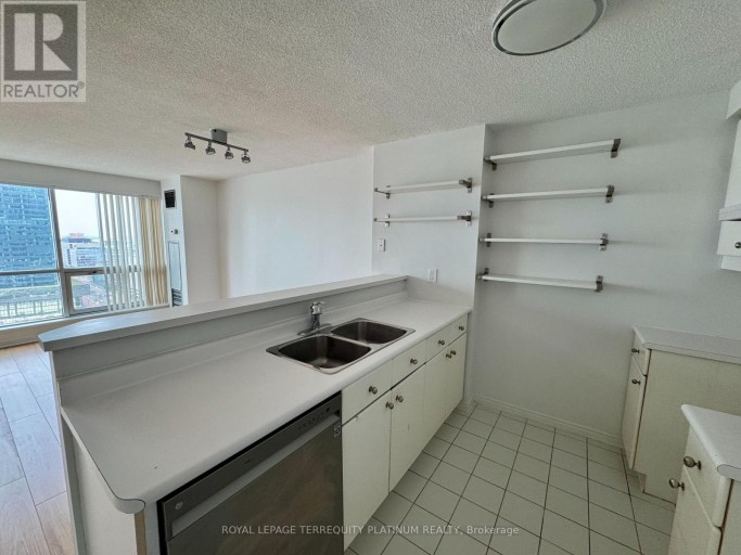 2409 - 10 YONGE STREET, Toronto (Waterfront Communities), Ontario, M5E1R4