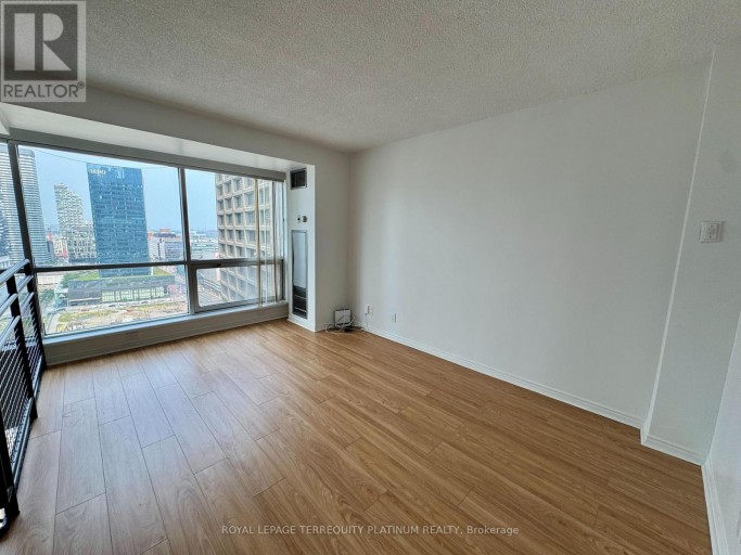 2409 - 10 YONGE STREET, Toronto (Waterfront Communities), Ontario, M5E1R4