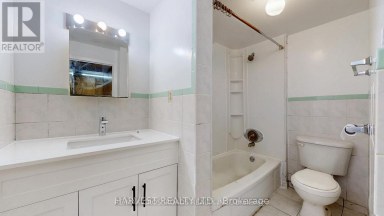 40 GREENHEDGES COURT Toronto (Malvern) Ontario photo 3