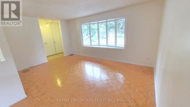 106 KIMBERLY CRESCENT Kitchener Ontario photo 2