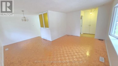 106 KIMBERLY CRESCENT Kitchener Ontario photo 4