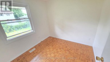 106 KIMBERLY CRESCENT Kitchener Ontario photo 8