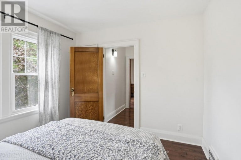 17 TUXEDO AVENUE S, Hamilton (Delta), Ontario, L8K2R7