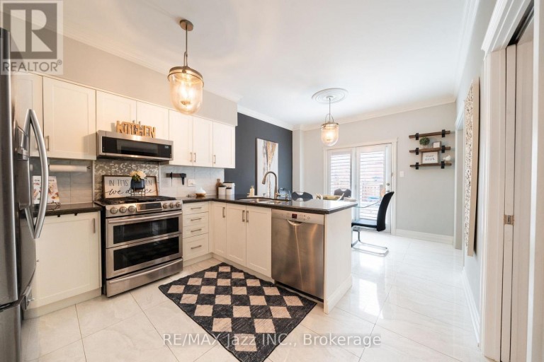 550 BERT BUDD AVENUE, Newmarket (Gorham-College Manor), Ontario, L3Y8S7