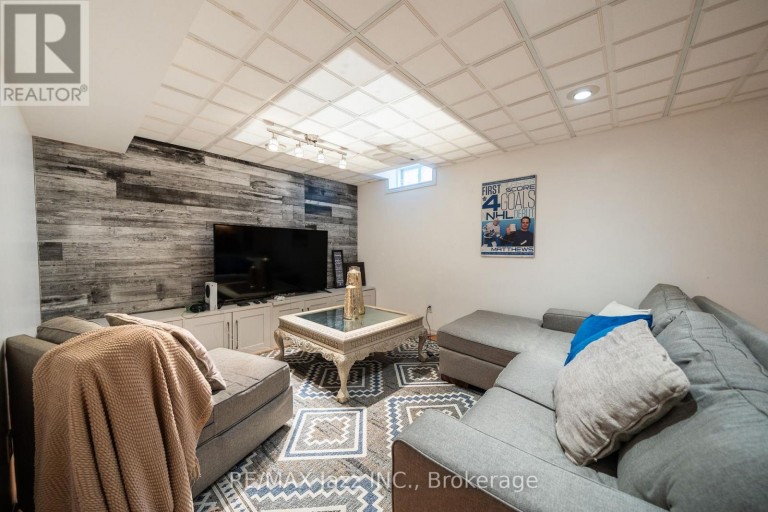 550 BERT BUDD AVENUE, Newmarket (Gorham-College Manor), Ontario, L3Y8S7