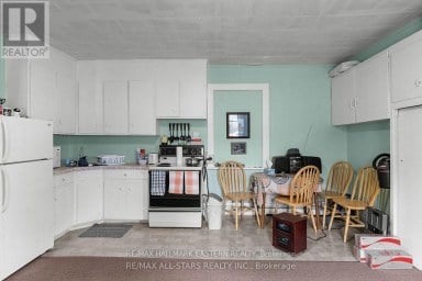 15 ALBERT STREET Selwyn Ontario photo 4