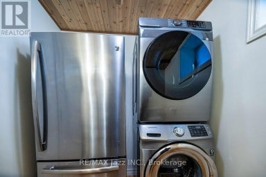 144 LONG ISLAND Otonabee-South Monaghan Ontario photo 17