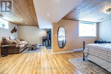 144 LONG ISLAND Otonabee-South Monaghan Ontario photo 19