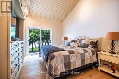 144 LONG ISLAND Otonabee-South Monaghan Ontario photo 24