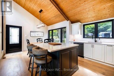 144 LONG ISLAND Otonabee-South Monaghan Ontario photo 35