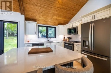 144 LONG ISLAND Otonabee-South Monaghan Ontario photo 39