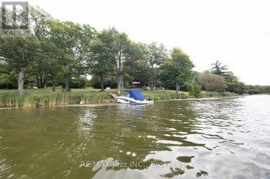 144 LONG ISLAND Otonabee-South Monaghan Ontario photo 48