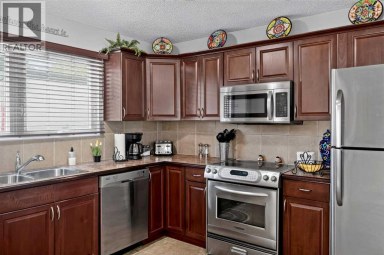 131 Cedarpark Drive SW Calgary Alberta photo 12