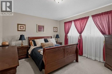 131 Cedarpark Drive SW Calgary Alberta photo 15