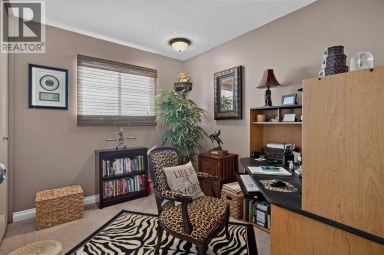131 Cedarpark Drive SW Calgary Alberta photo 18