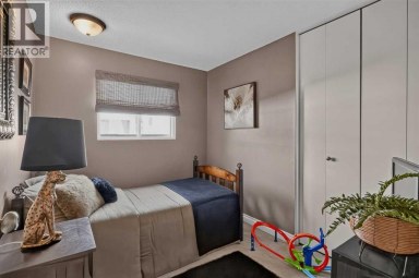 131 Cedarpark Drive SW Calgary Alberta photo 21