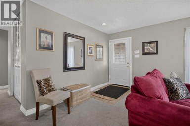 131 Cedarpark Drive SW Calgary Alberta photo 3