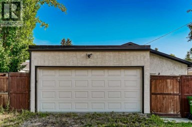 131 Cedarpark Drive SW Calgary Alberta photo 37