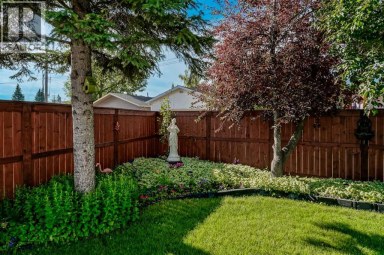 131 Cedarpark Drive SW Calgary Alberta photo 39