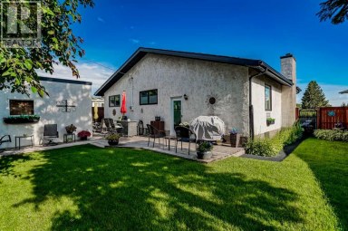 131 Cedarpark Drive SW Calgary Alberta photo 44