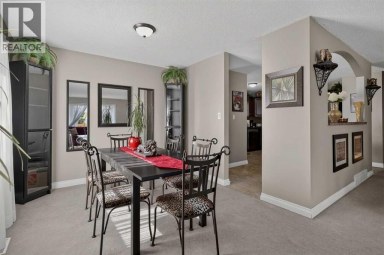 131 Cedarpark Drive SW Calgary Alberta photo 8