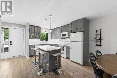 156 ESCARPMENT CRESCENT Collingwood Ontario photo 4