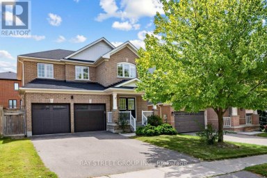 37 MYNDEN WAY Newmarket (Woodland Hill) Ontario photo 2