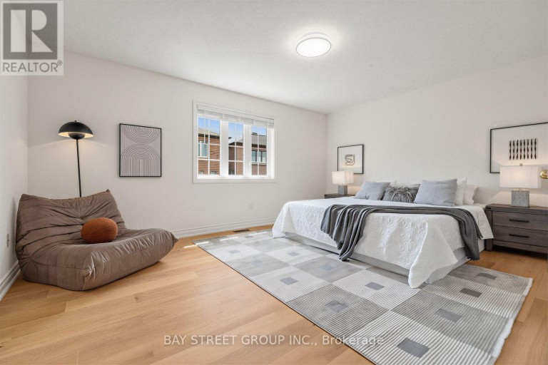 37 MYNDEN WAY, Newmarket (Woodland Hill), Ontario, L3X3A7