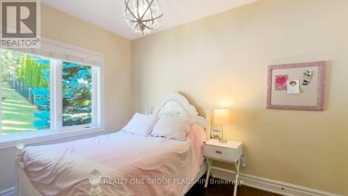 24 WENDAT TRAIL E Springwater (Midhurst) Ontario photo 19