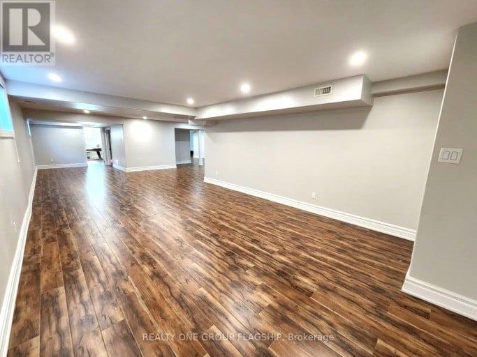 24 WENDAT TRAIL E, Springwater (Midhurst), Ontario, L4M6T4