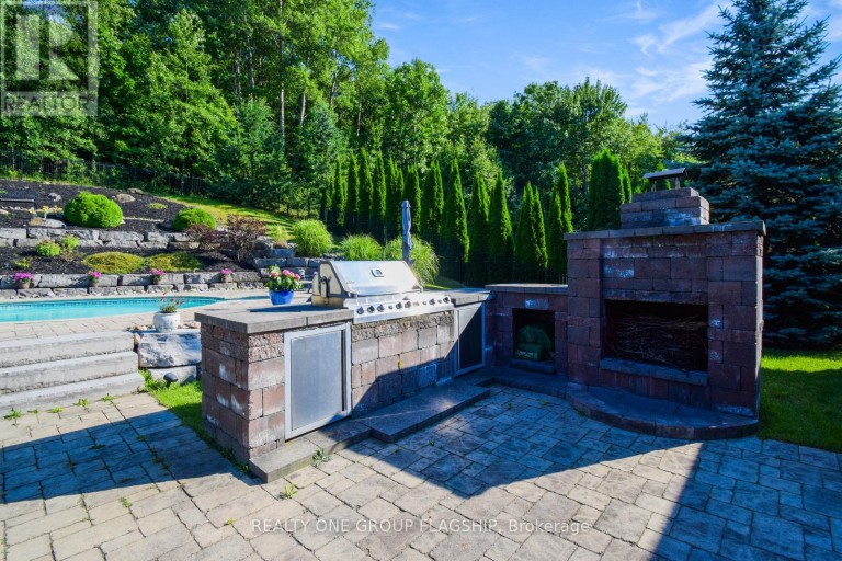 24 WENDAT TRAIL E, Springwater (Midhurst), Ontario, L4M6T4