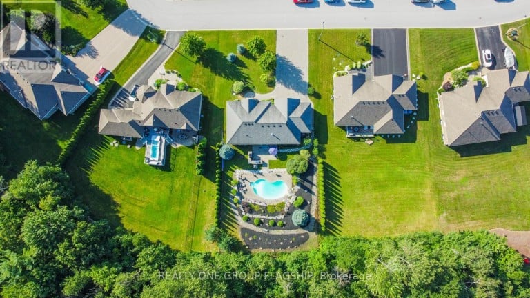 24 WENDAT TRAIL E, Springwater (Midhurst), Ontario, L4M6T4