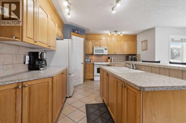 115 Cove Crescent Chestermere Alberta photo 8