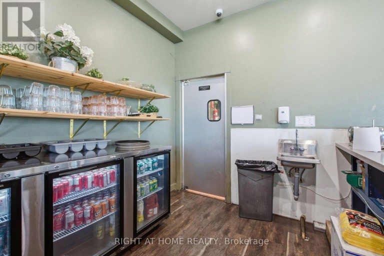 101 - 10 KINGSBRIDGE GARDEN CIRCLE, Mississauga (Hurontario), Ontario, L5R3K6