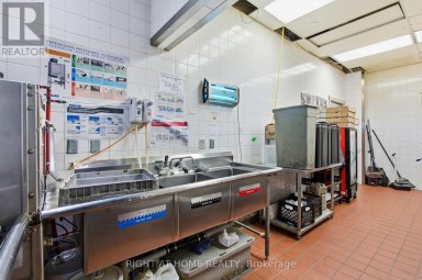 101 - 10 KINGSBRIDGE GARDEN CIRCLE Mississauga (Hurontario) Ontario photo 37