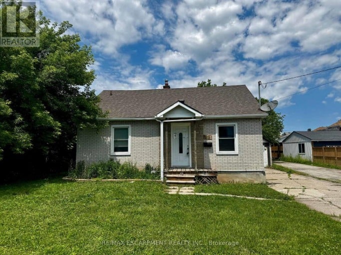 89 LINCOLN AVENUE, St. Catharines (Oakdale), Ontario, L2P2E1
