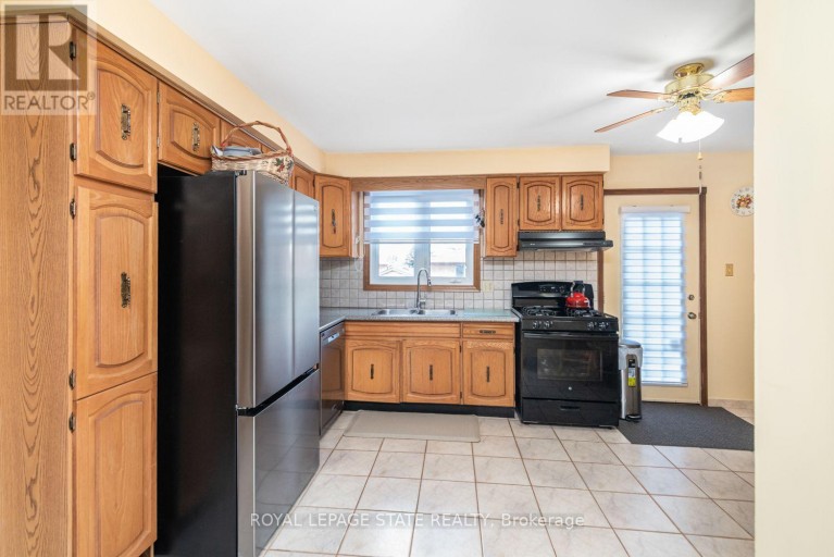 311 HEMLOCK AVENUE, Hamilton (Stoney Creek), Ontario, L8E4J9