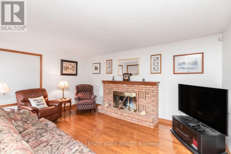 311 HEMLOCK AVENUE, Hamilton (Stoney Creek), Ontario, L8E4J9