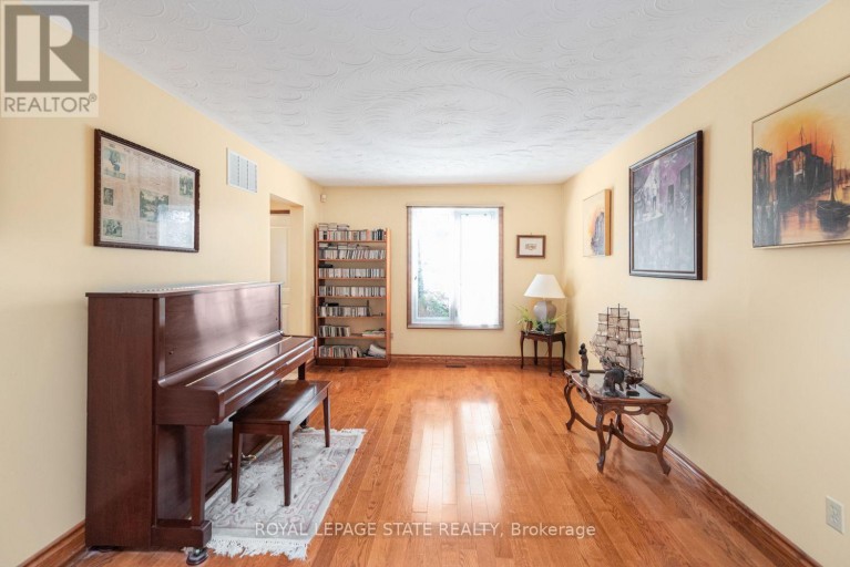 311 HEMLOCK AVENUE, Hamilton (Stoney Creek), Ontario, L8E4J9