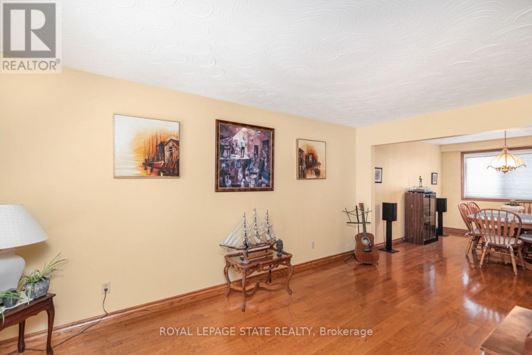 311 HEMLOCK AVENUE, Hamilton (Stoney Creek), Ontario, L8E4J9