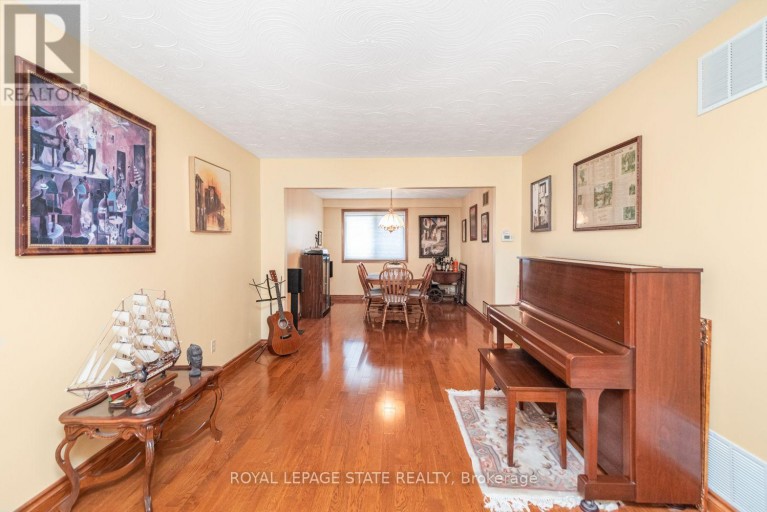 311 HEMLOCK AVENUE, Hamilton (Stoney Creek), Ontario, L8E4J9