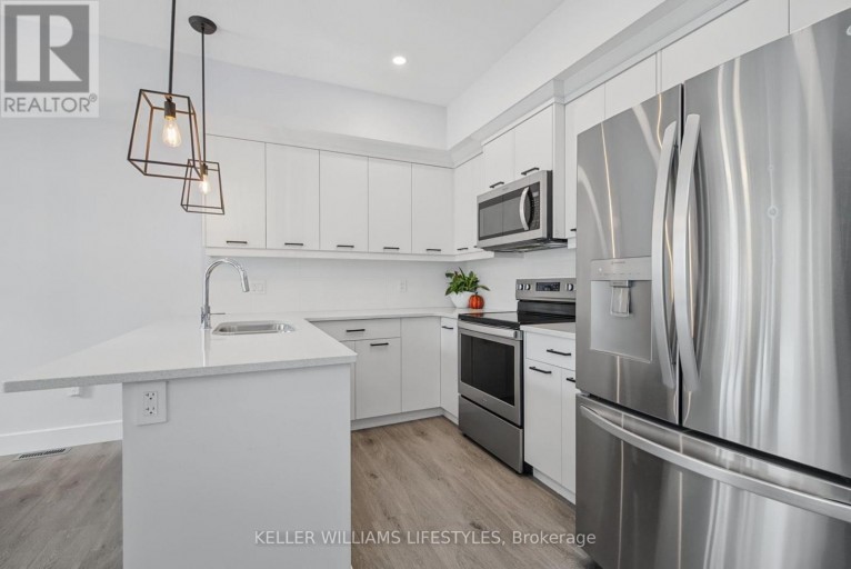 32 - 601 LIONS PARK DRIVE, Strathroy-Caradoc (Mount Brydges), Ontario, N0L1W0