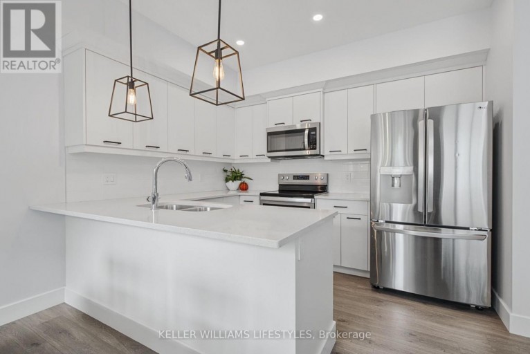 32 - 601 LIONS PARK DRIVE, Strathroy-Caradoc (Mount Brydges), Ontario, N0L1W0