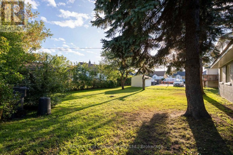 1212 WALSH STREET E, Thunder Bay (Westfort), Ontario, P7E4V4