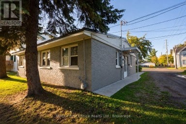 1212 WALSH STREET E Thunder Bay (Westfort) Ontario photo 3