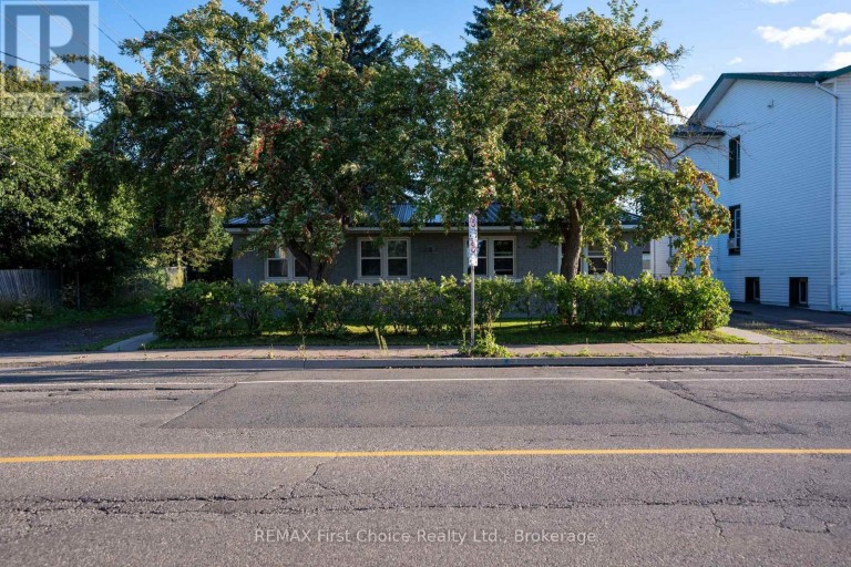 1212 WALSH STREET E, Thunder Bay (Westfort), Ontario, P7E4V4