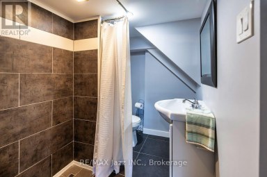 180 OLIVE AVENUE Oshawa (Central) Ontario photo 16